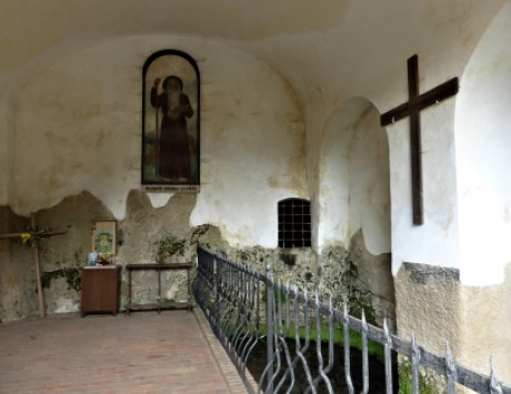 Studánka sv. Ivana vedle kostela - Svatý Jan pod Skalou