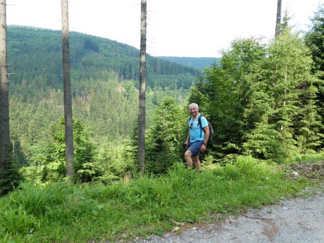 Cestou na vrch Kamenitý se stejnojmennou turistickou chatou