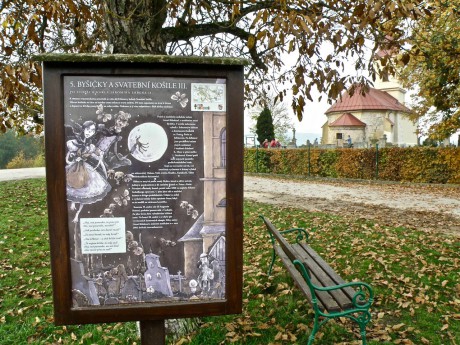 Hřbitov u kostela v Byšičkách inspiroval K. J. Erbena k napsání balady Svatební košile