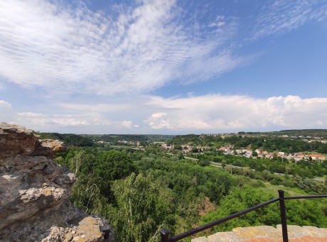 Výhled ze zříceniny hradu Michalovice I