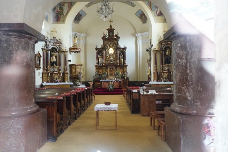 26 Malé Svatoňovice - interiér kostela Panny Marie Sedmiradostné
