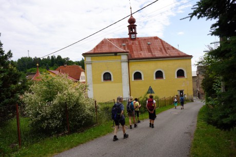 25 Malé Svatoňovice - kostel Panny Marie Sedmiradostné