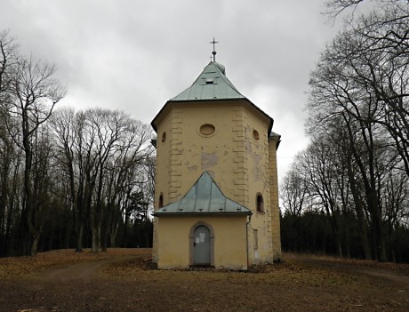 Barokní kostel Proměnění Páně na vrchu Tábor 