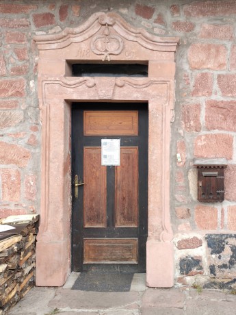 26 Borovnice – portál z r. 1809