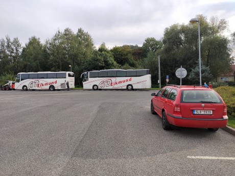 58 Naše autobusy na parkovišti