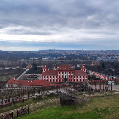 09 Výhled z Vinice sv. Kláry na zámek v Praze -Troji I