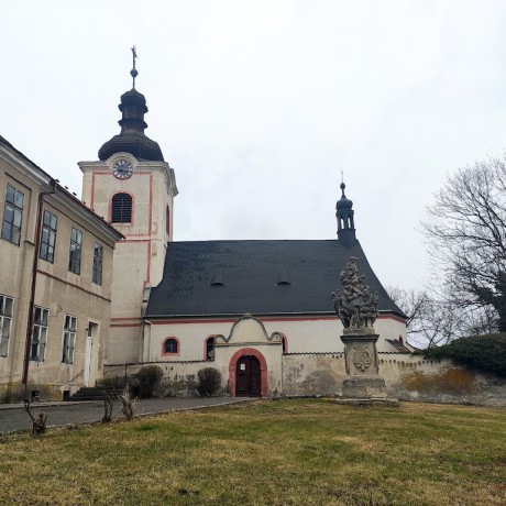 01 Ratboř - kostel sv. Václava a fara