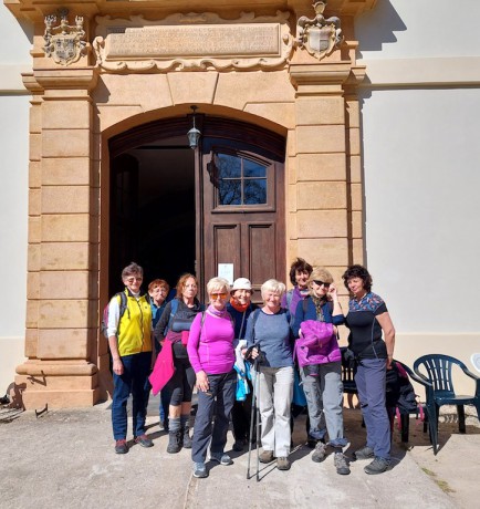 21 Naše skupina před vchodem do zámku Křinec