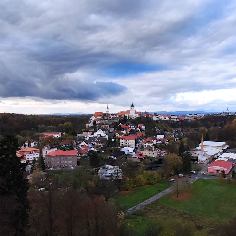 27 Juránkova vyhlídka na Nové Město n. Met. II