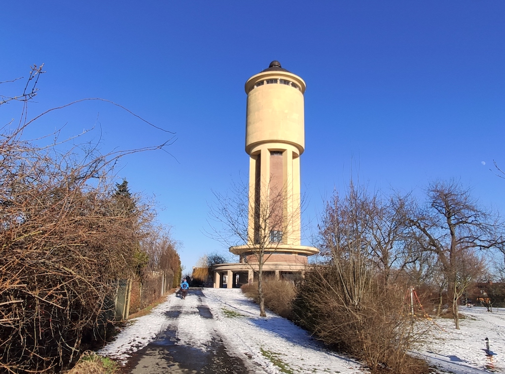 25 Kolín - vodárna s věžovým vodojemem, funkční 1930 – 1977, kulturní památka, 