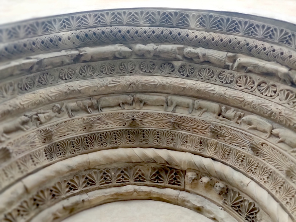 02 Záboří n. Lab. - portál románského kostela sv. Prokopa