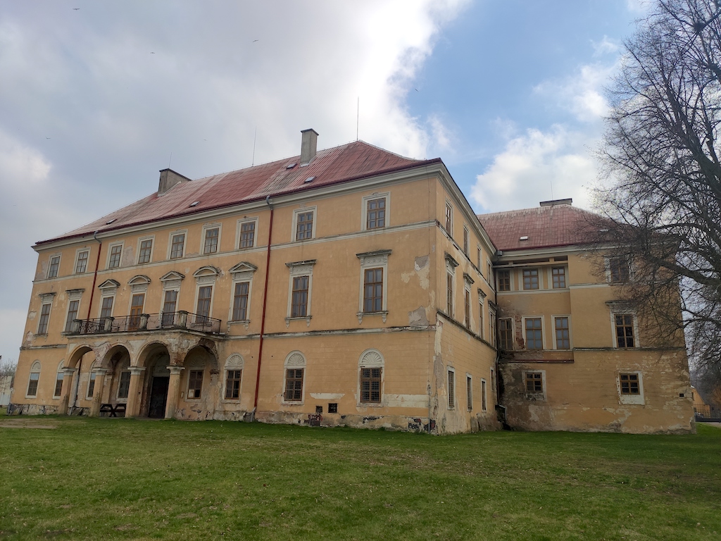 21 Zdechovice - zámek