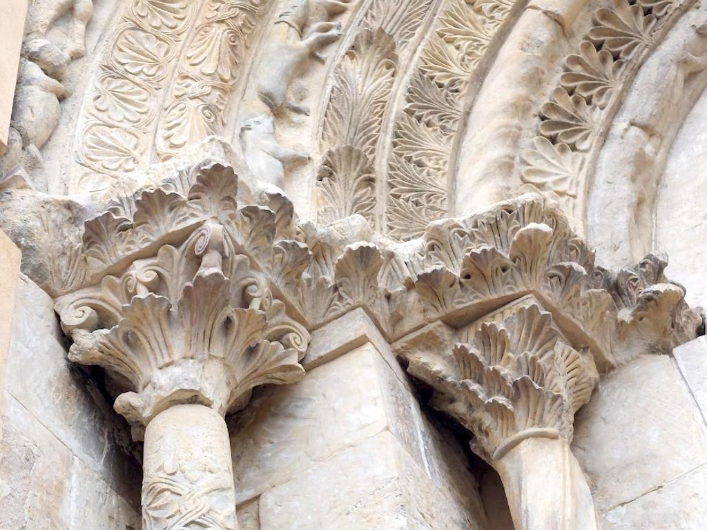 03a Záboří n. Lab. - portál románského kostela sv. Prokopa
