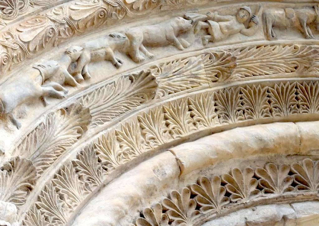 04 Záboří n. Lab. - portál románského kostela sv. Prokopa