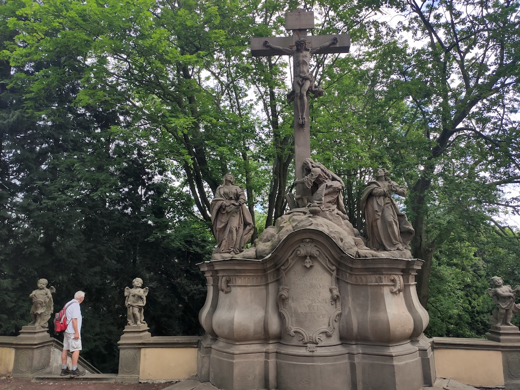 23 Krzeszów, vchod na hřbitov