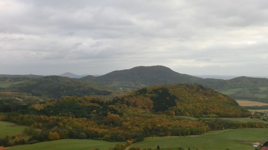 Sedlo , Lytýš a Kalich  z hradu Panna