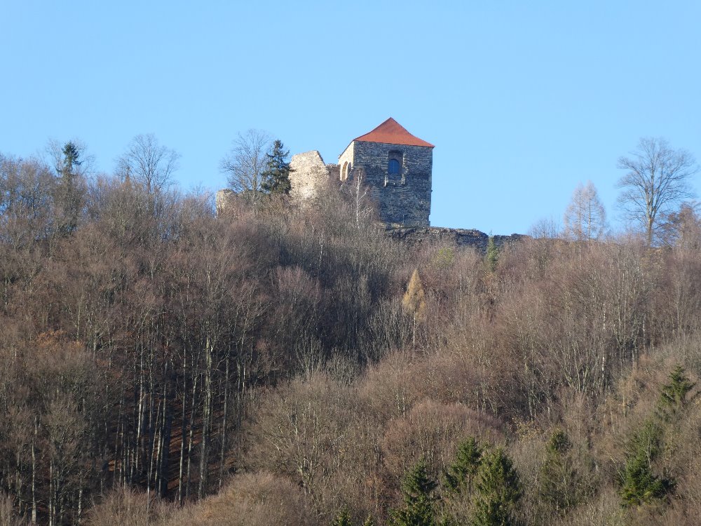 Cestou pod potštejnským hradem  