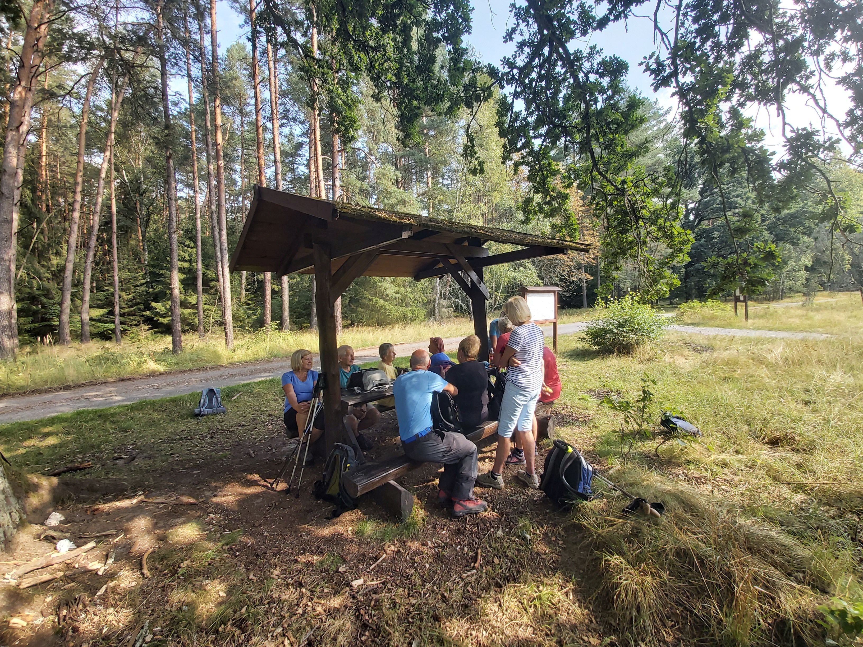 10  V místě, kde odpočíváme, stál kdysi valdštejnský zámecký komplex