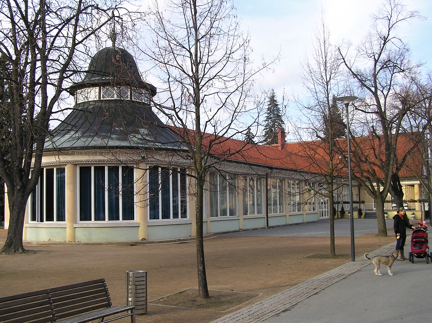 Kolonáda má renovovaný park