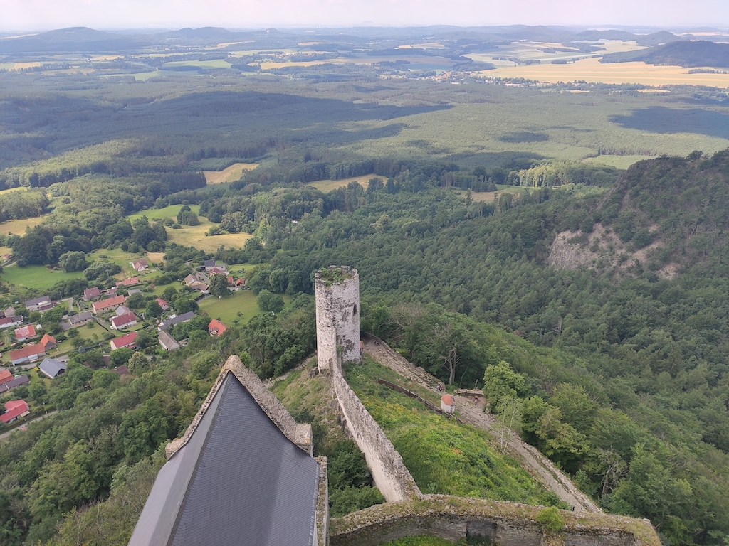 18 Výhled z věže na Malou (Čertovu) věž