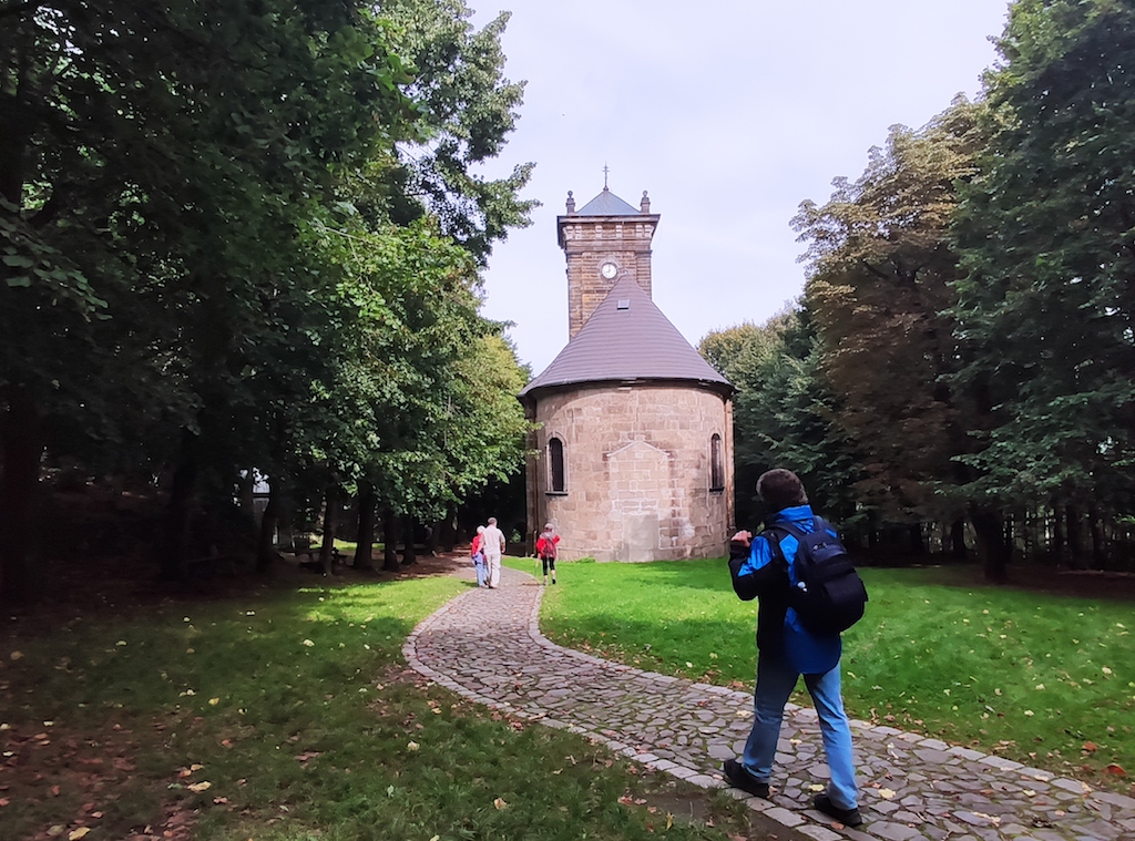 26 Křížová hora (563 m n. m.) – kaple křížové cesty I