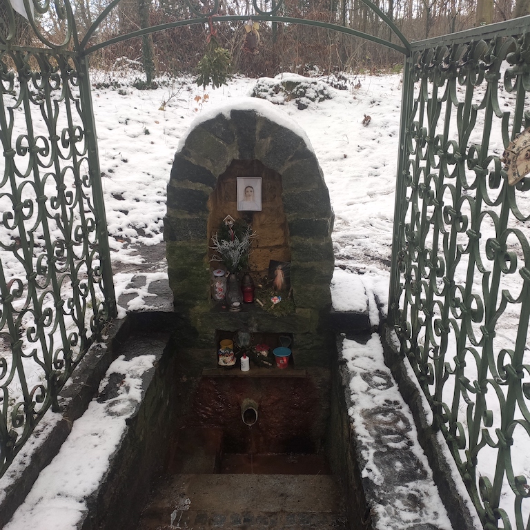 00a Kokešovská studánka se zázračnou vodou