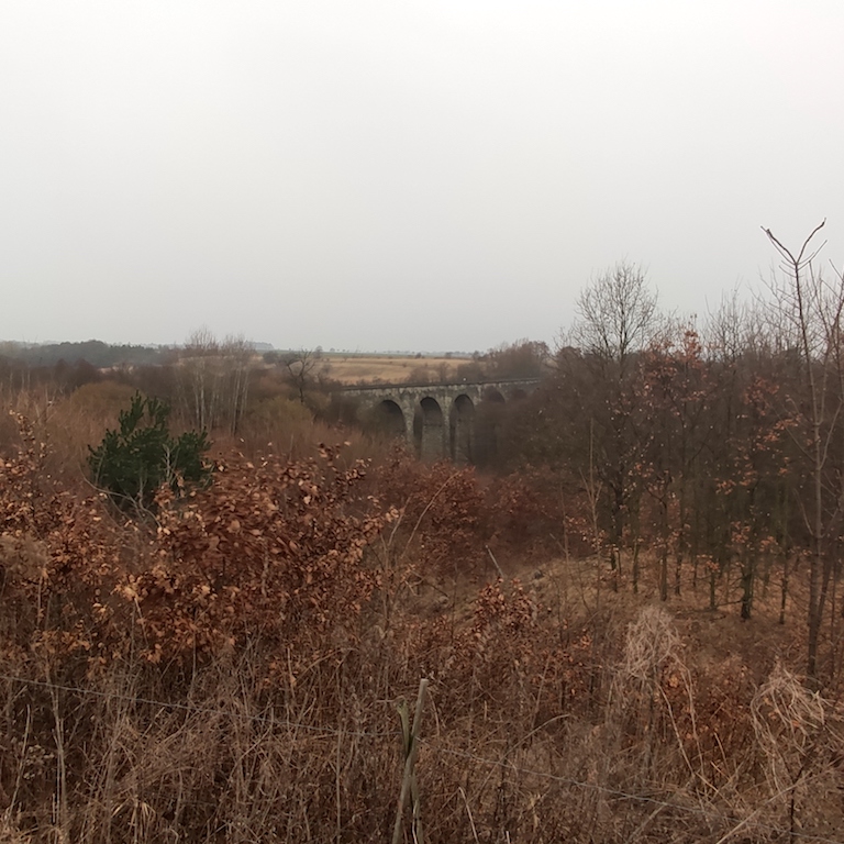 10 Železniční kamenný viadukt u Hranice z r. 1900