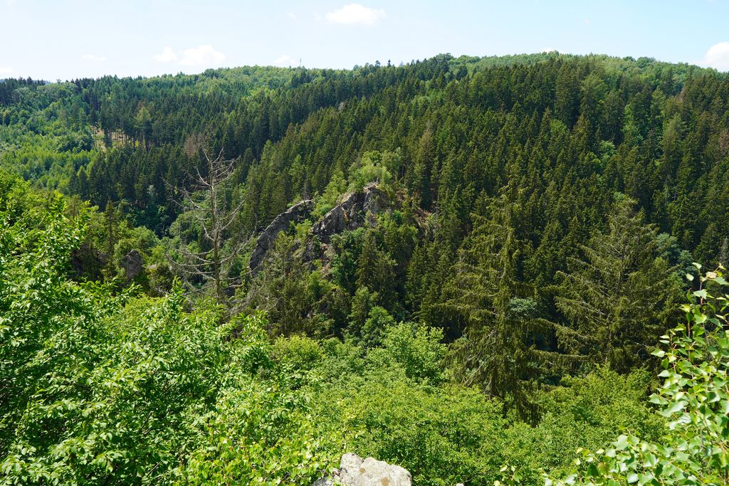 23 Kamenického stezka – výhled z vyhlídky Peretka na Via ferrata